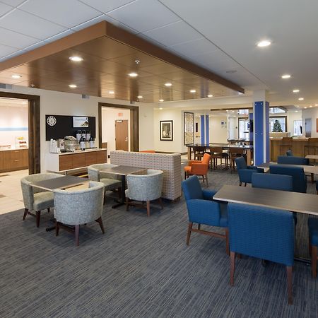 Holiday Inn Express & Suites Alpena - Downtown By Ihg Exterior photo