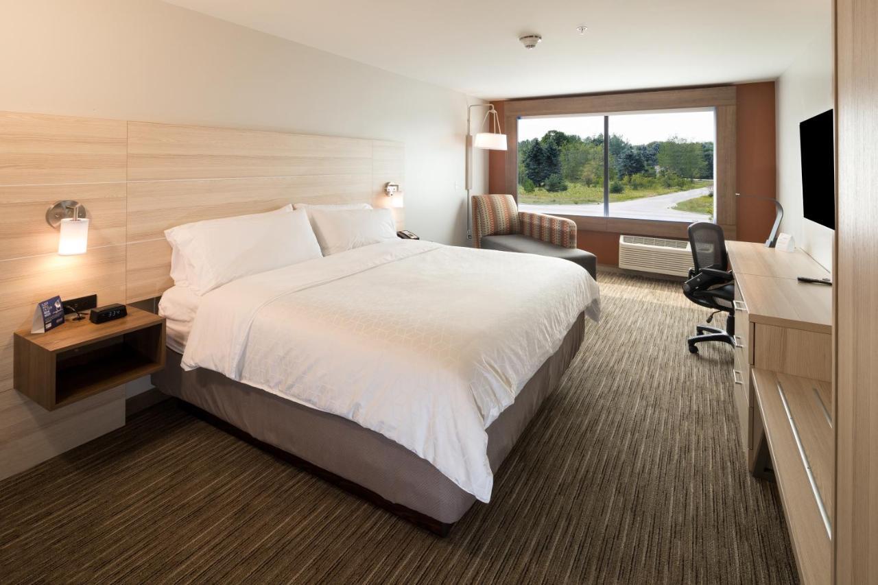 Holiday Inn Express & Suites Alpena - Downtown By Ihg Exterior photo